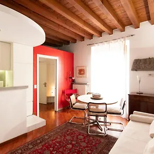 hintown-week-end-house.it-lombardy.com/